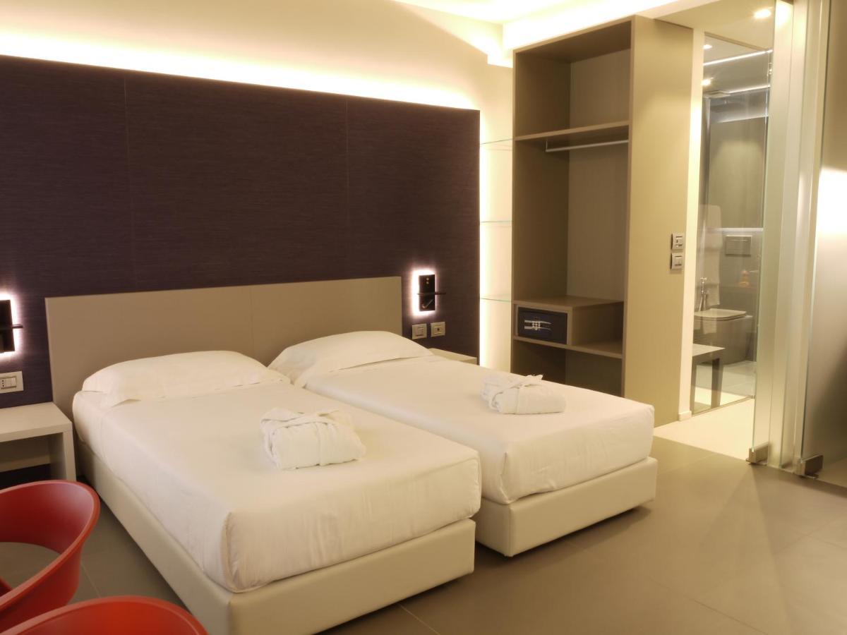 Rb Del Teatro&Apartaments Имола Экстерьер фото